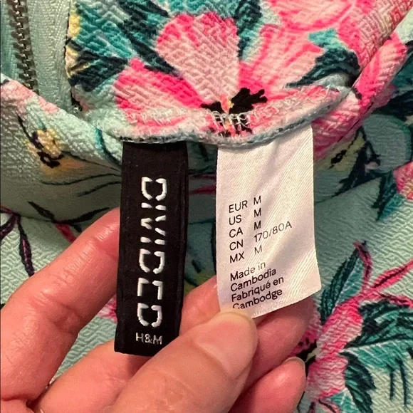 #1415=H&M Floral Skater Skirt in Pink and Green - Picture 3 of 11